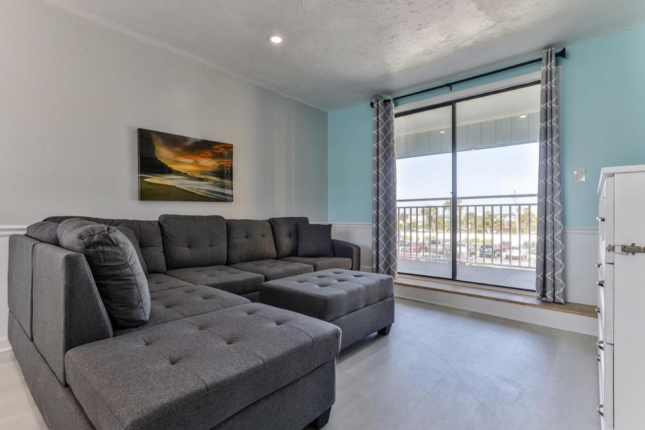 Coastal Waters Hotel New Smyrna Beach Bagian luar foto