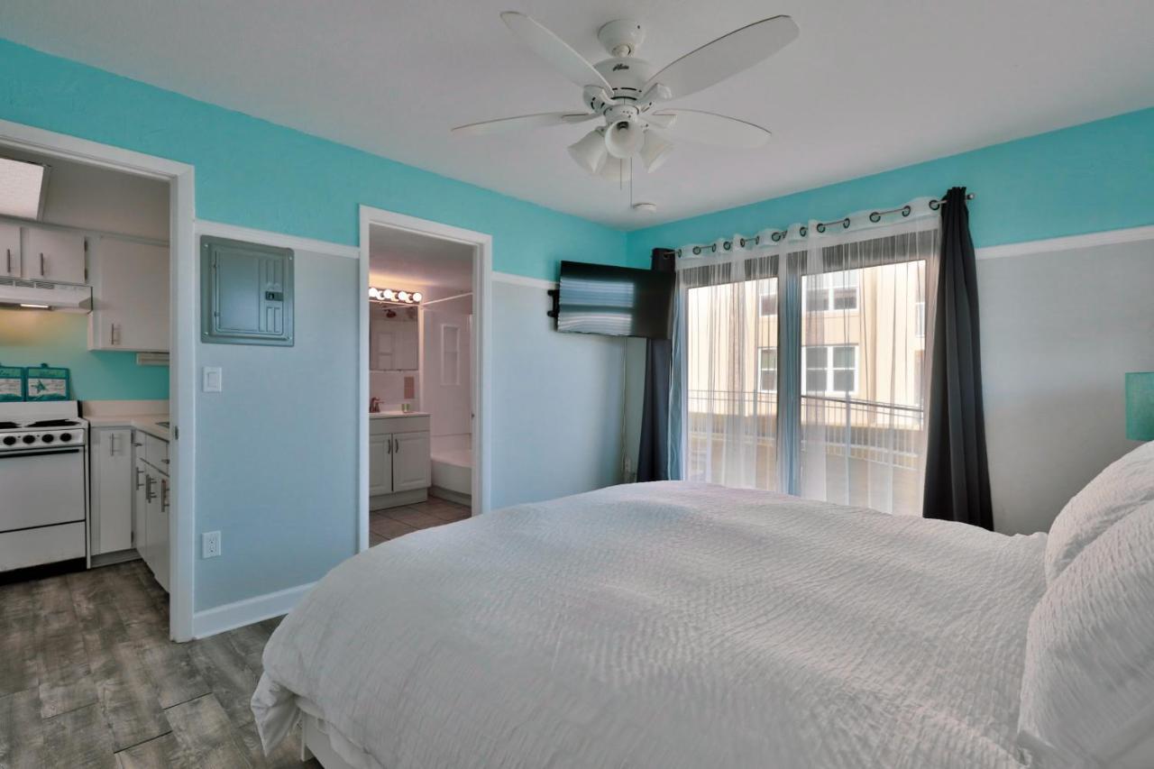 Coastal Waters Hotel New Smyrna Beach Bagian luar foto