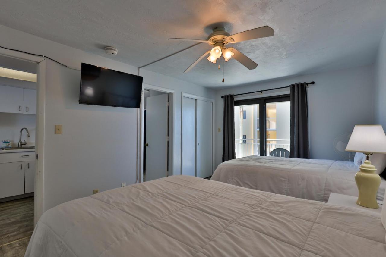 Coastal Waters Hotel New Smyrna Beach Bagian luar foto