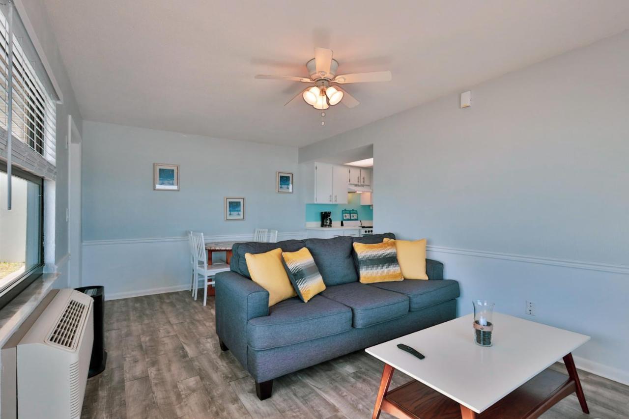 Coastal Waters Hotel New Smyrna Beach Bagian luar foto