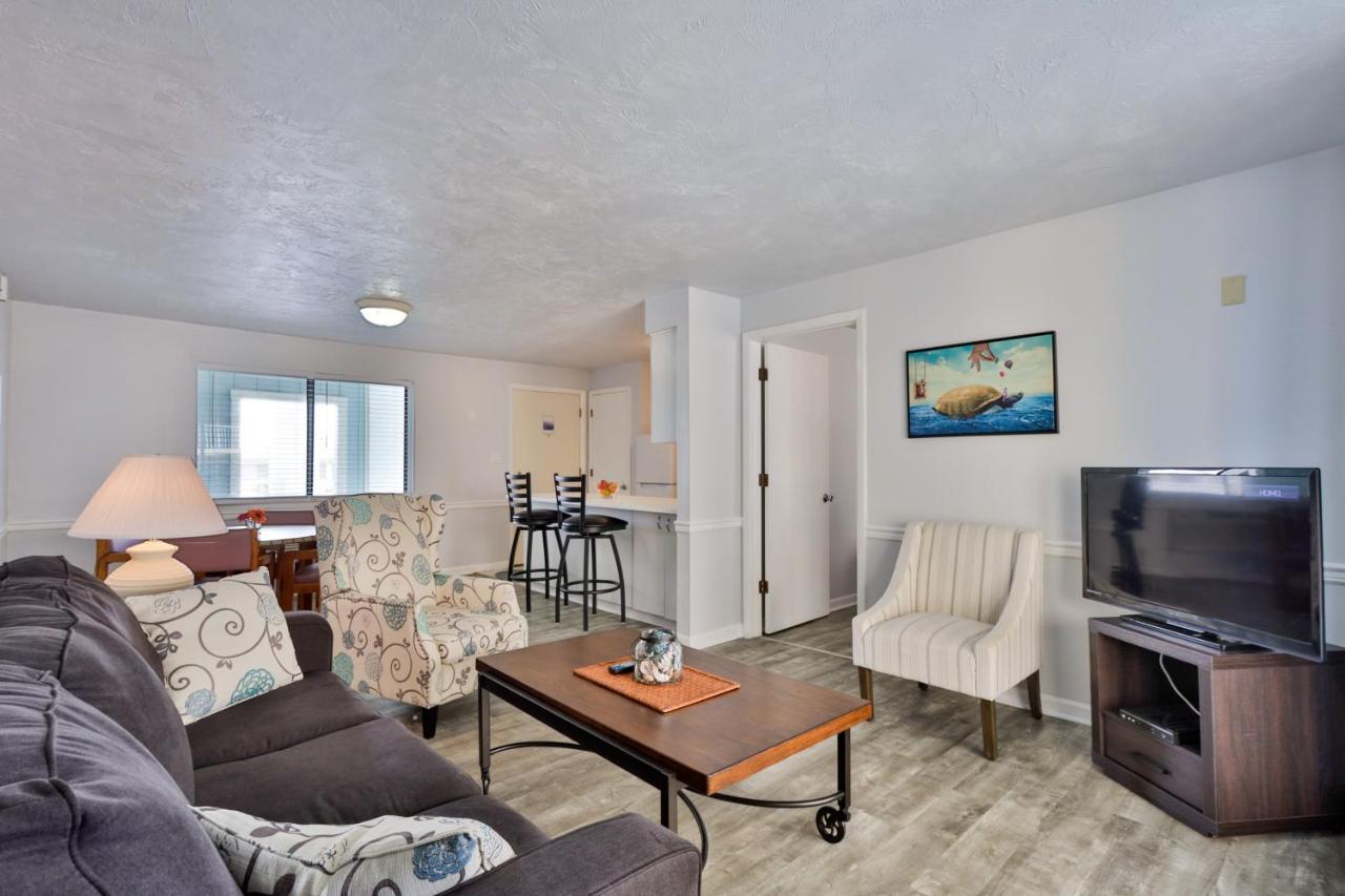 Coastal Waters Hotel New Smyrna Beach Bagian luar foto