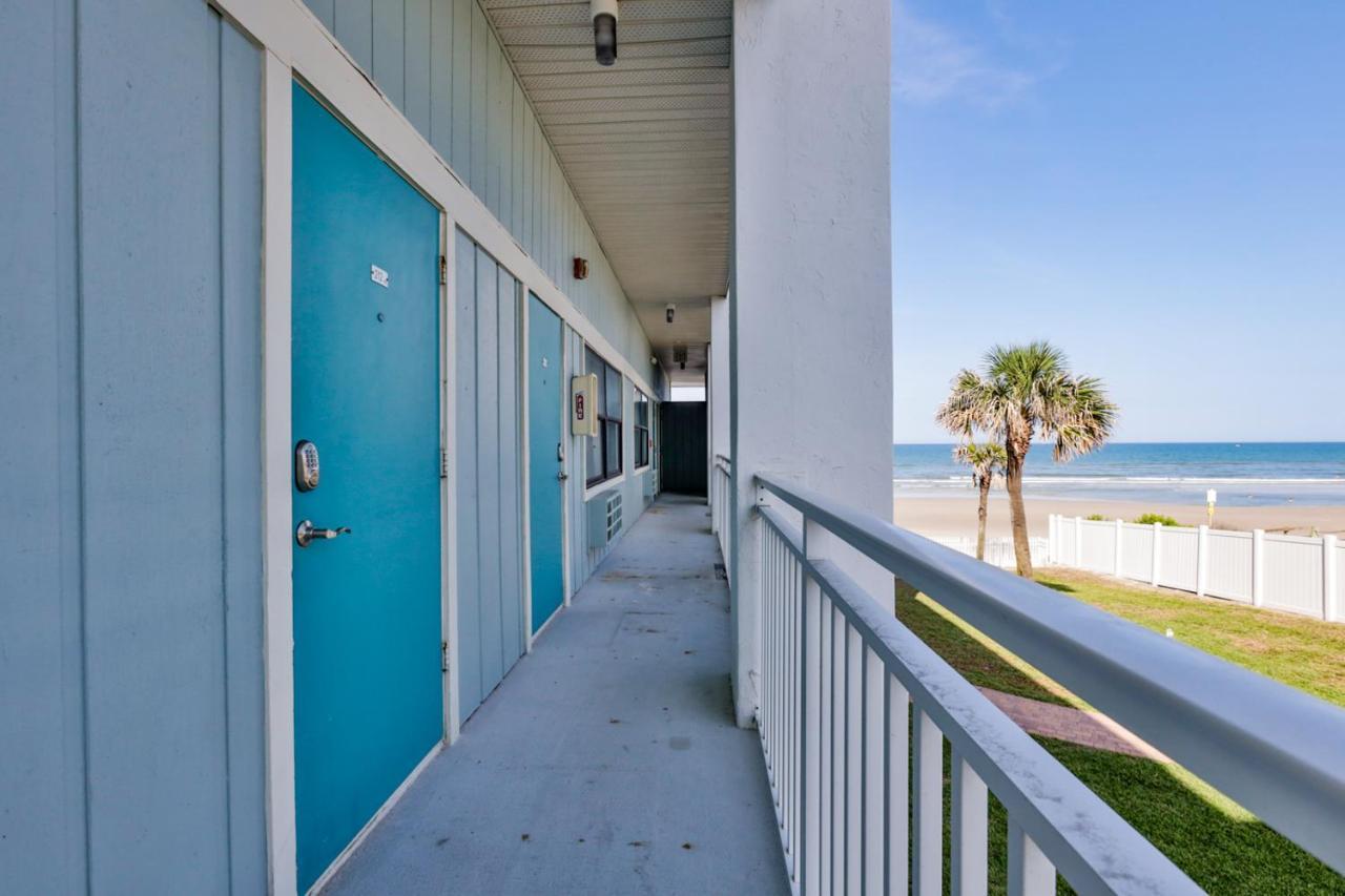 Coastal Waters Hotel New Smyrna Beach Bagian luar foto