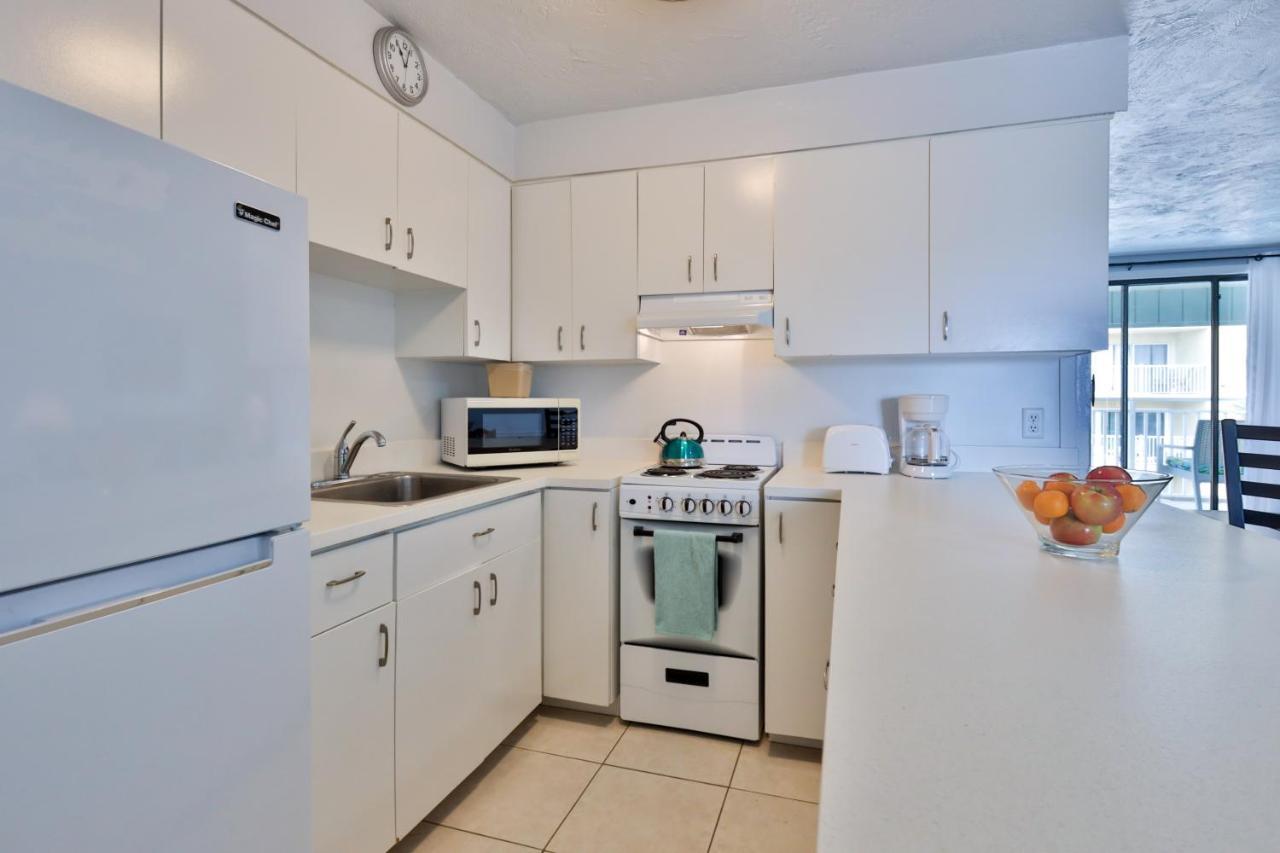 Coastal Waters Hotel New Smyrna Beach Bagian luar foto