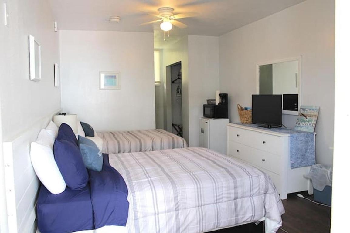 Coastal Waters Hotel New Smyrna Beach Bagian luar foto