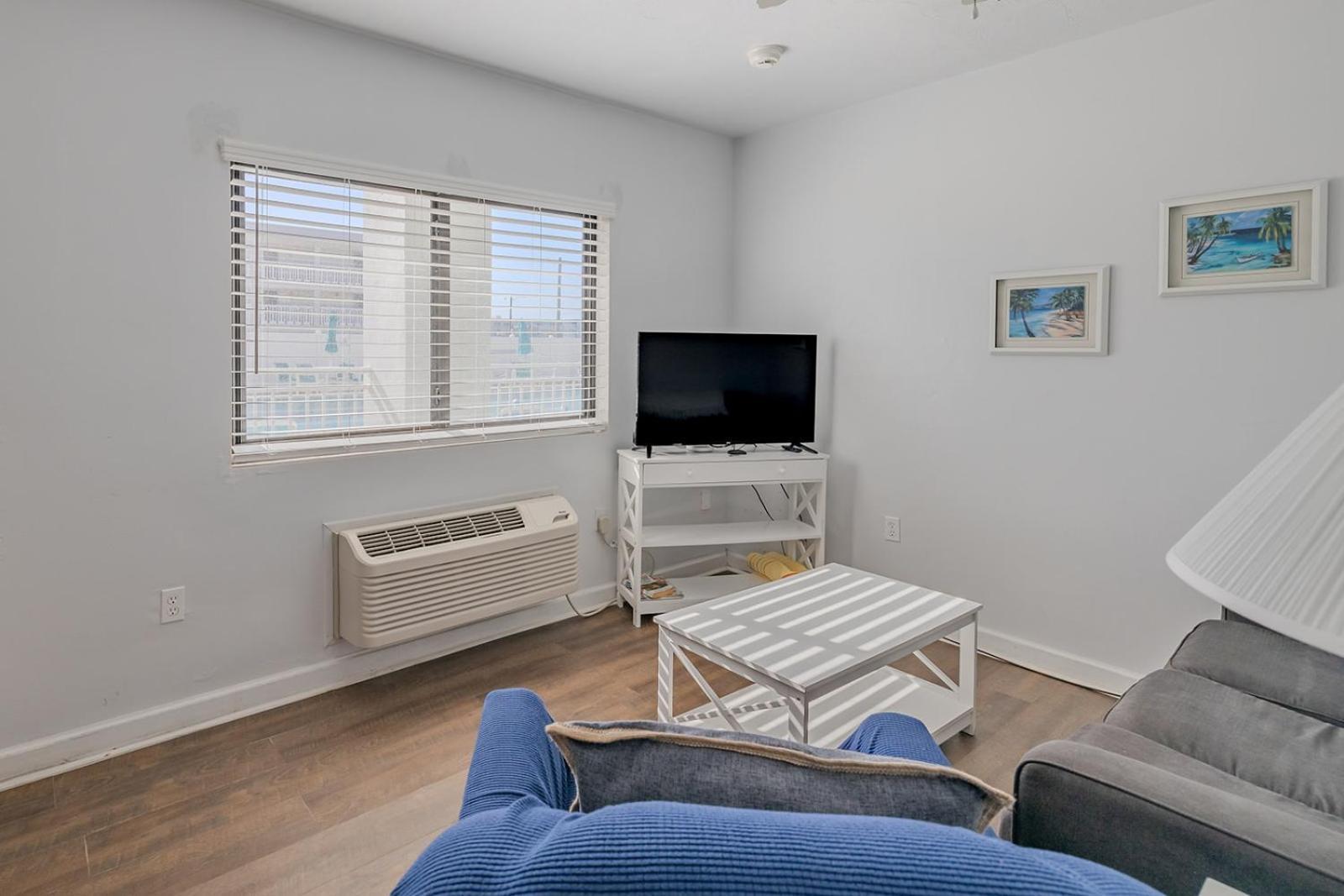 Coastal Waters Hotel New Smyrna Beach Bagian luar foto