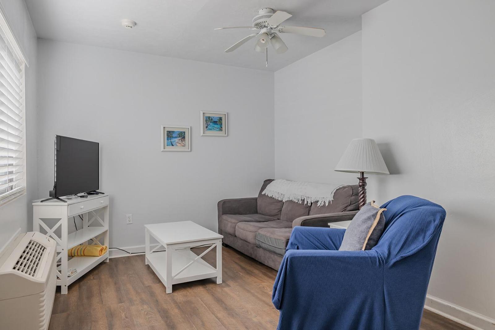 Coastal Waters Hotel New Smyrna Beach Bagian luar foto