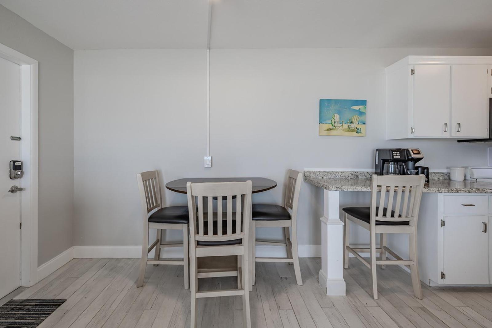 Coastal Waters Hotel New Smyrna Beach Bagian luar foto