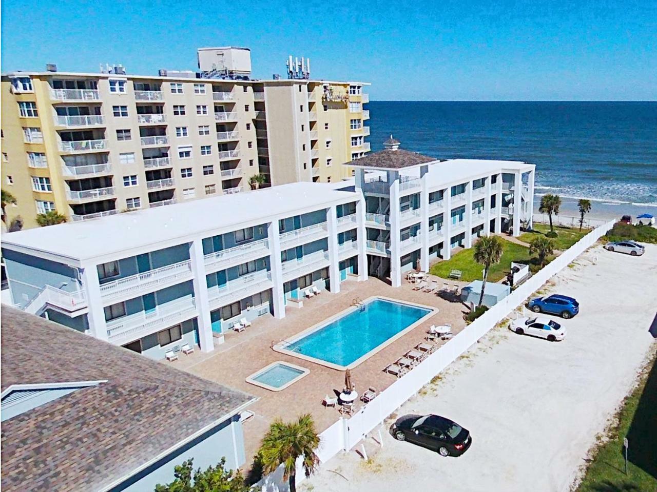 Coastal Waters Hotel New Smyrna Beach Bagian luar foto
